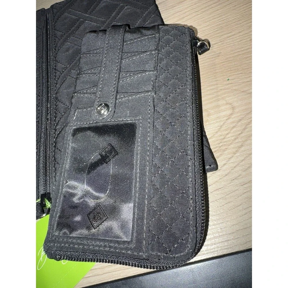 Vera Bradley Classic Black Wallet And Wristlet quilted, clean